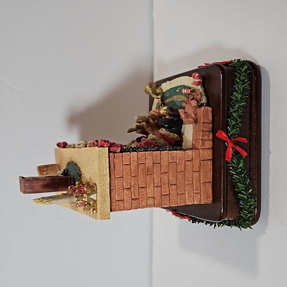 House of Lloyd Christmas Around the World VTG Crash Landing Musical Red Green - Picture 8 of 10